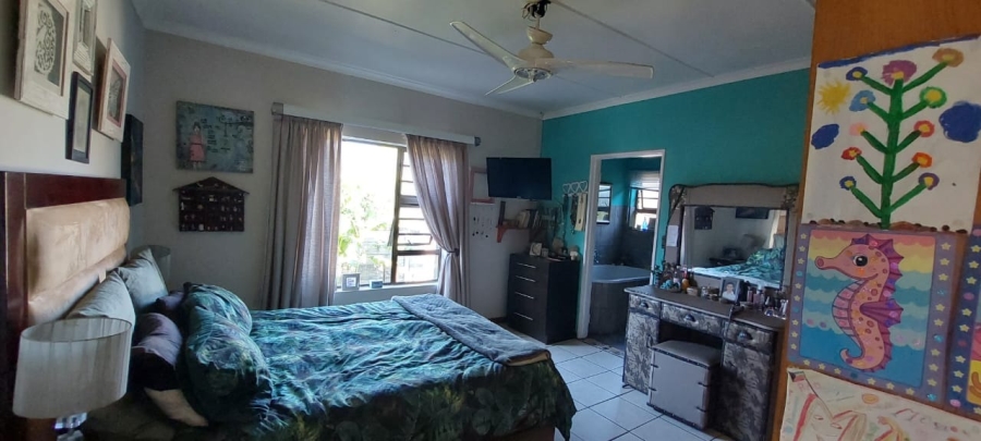 5 Bedroom Property for Sale in Gonubie Eastern Cape